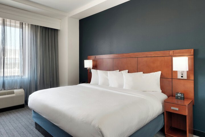 Courtyard by Marriott Lincoln Downtown