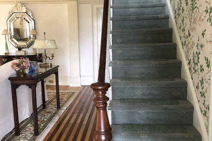 Aiken Manor B & B
