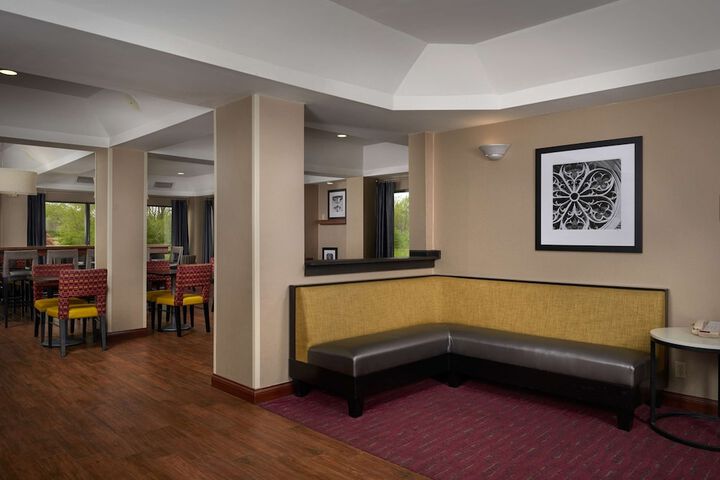 Hotel Interior 7 of 27