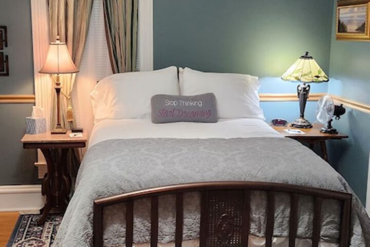 Oaklawn Inn LLC