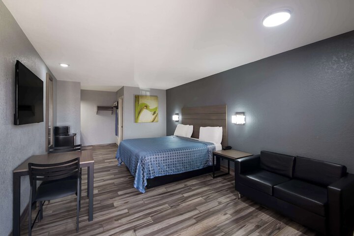 Room 22 of 31