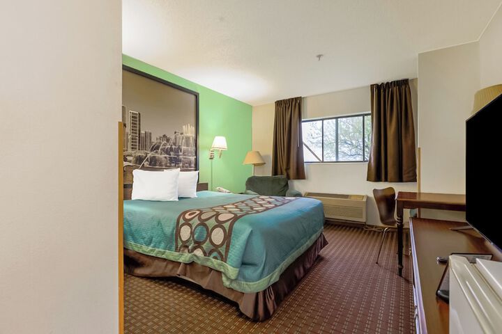 Room 38 of 61
