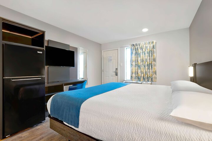 Room 18 of 27