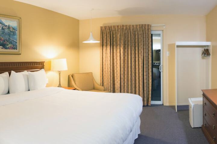 Room 19 of 41