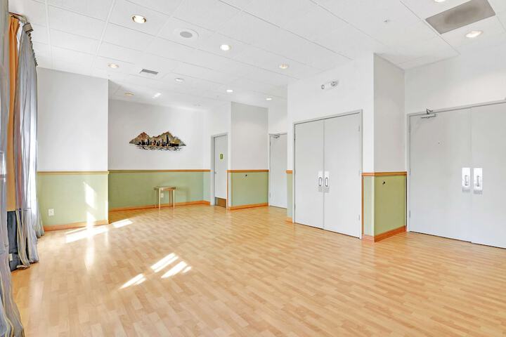 Room 12 of 25