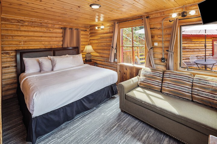 Denali Crows Nest Cabins
