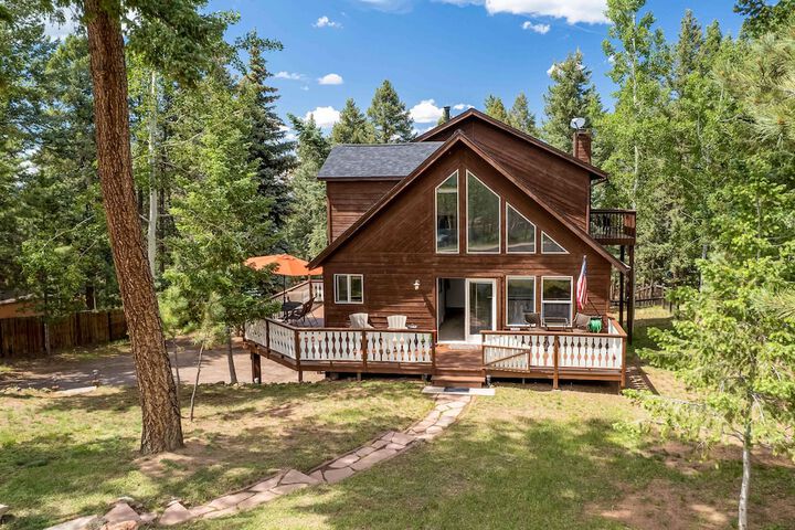 Woodland Park Chalet w / Deck Grill & Mtn Views!