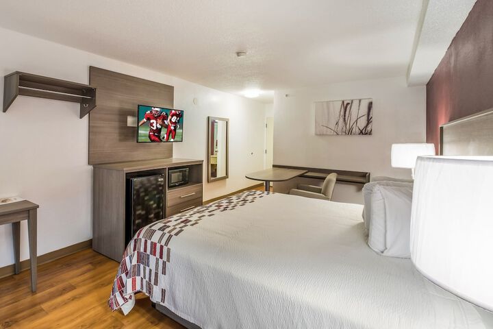 Room 8 of 34