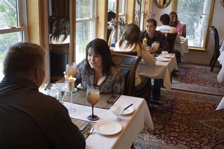 Dining 68 of 101