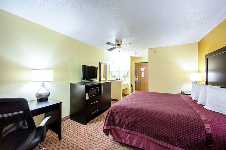 Room 11 of 31