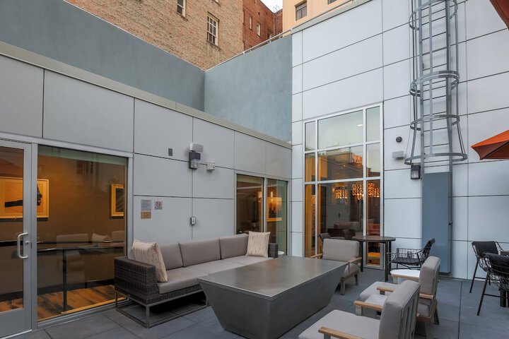 Terrace/Patio 29 of 31