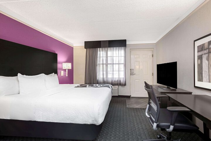 Room 40 of 61