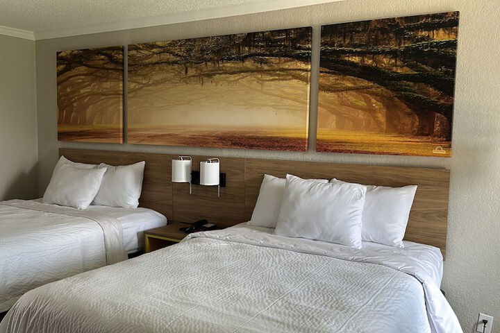Days Inn by Wyndham Hinesville Near Fort Stewart