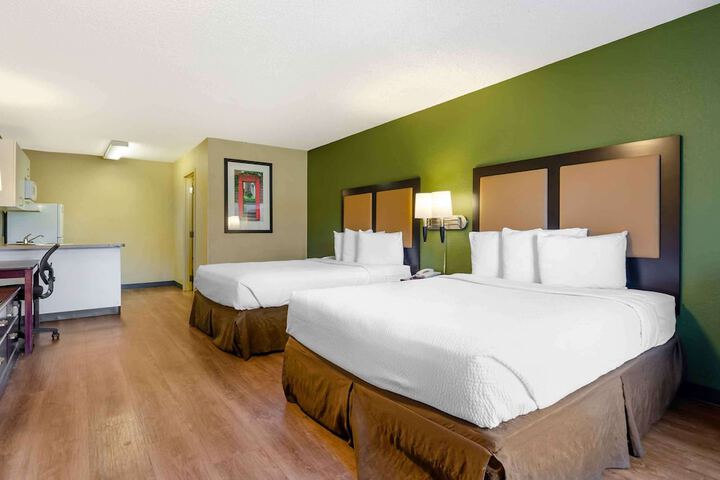 Room 17 of 27