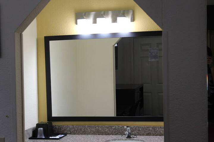 Room 10 of 21