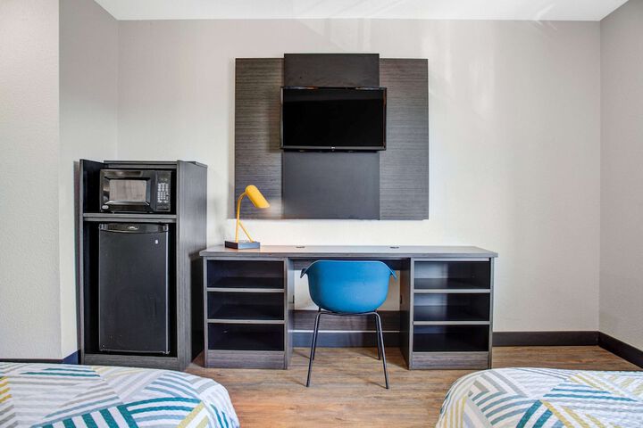 Room 25 of 39