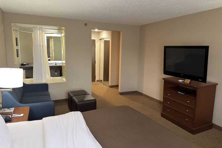 Wingate by Wyndham Utica