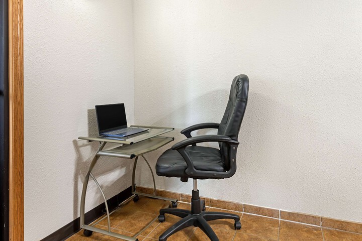 Business Center 47 of 47