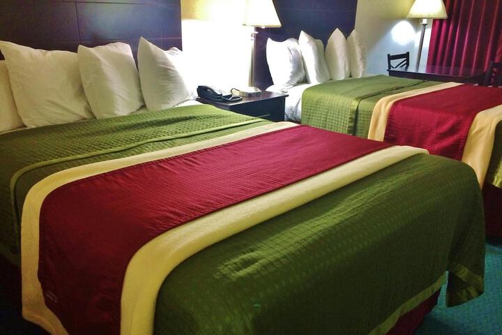 Travel Inn & Suites