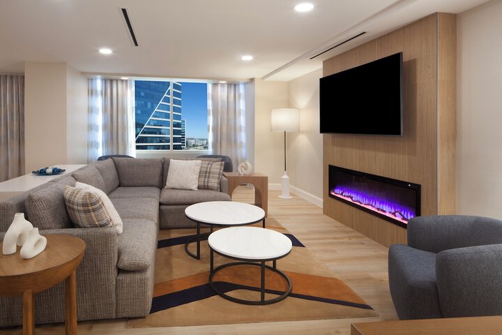 Hilton Dallas / Plano Granite Park