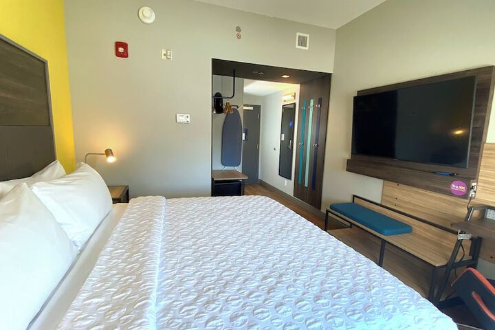 Room 19 of 48