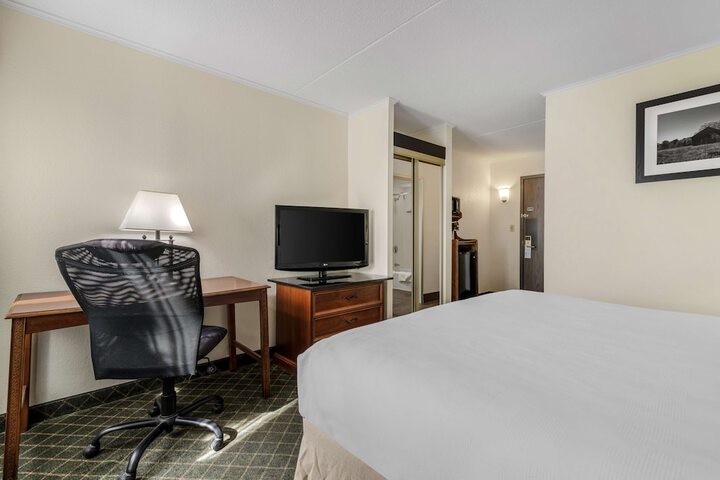 Room 26 of 33