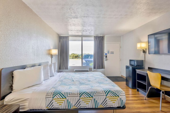 Room 15 of 21