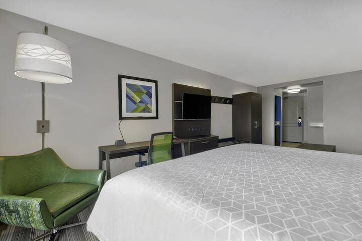 Room 34 of 59
