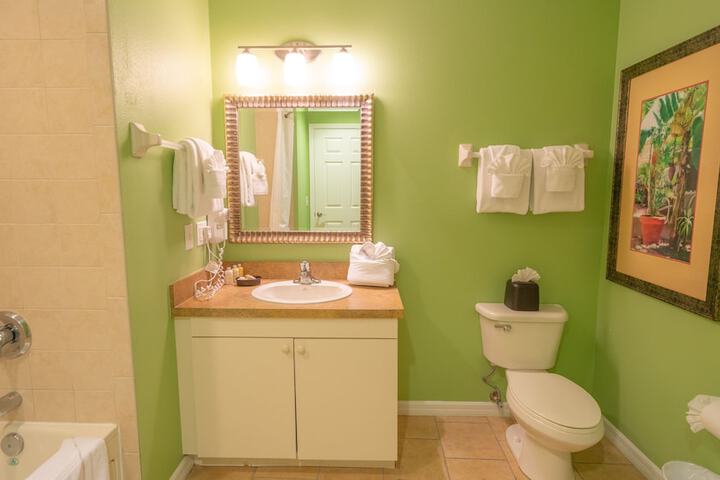 Barefoot Suites