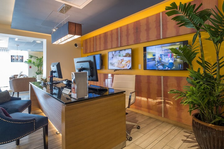 Business Center 147 of 156