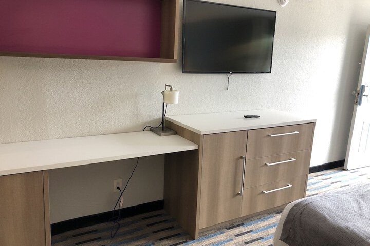Room 21 of 38