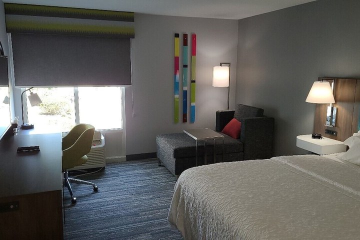 Room 32 of 70