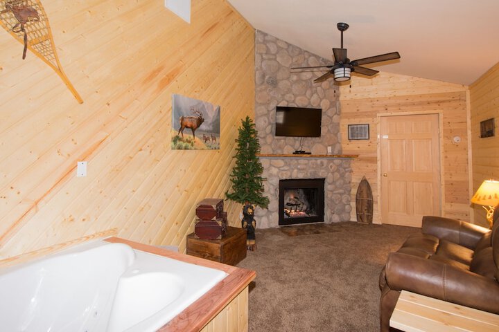 Upper Canyon Inn & Cabins
