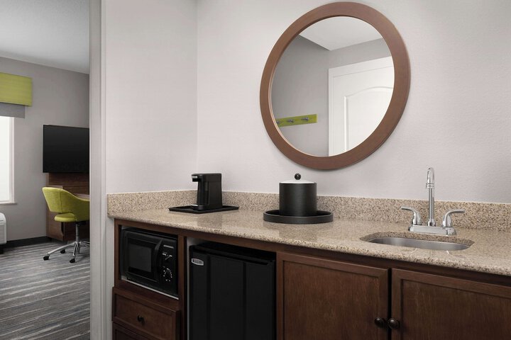 Hampton Inn & Suites Durham / North I-85