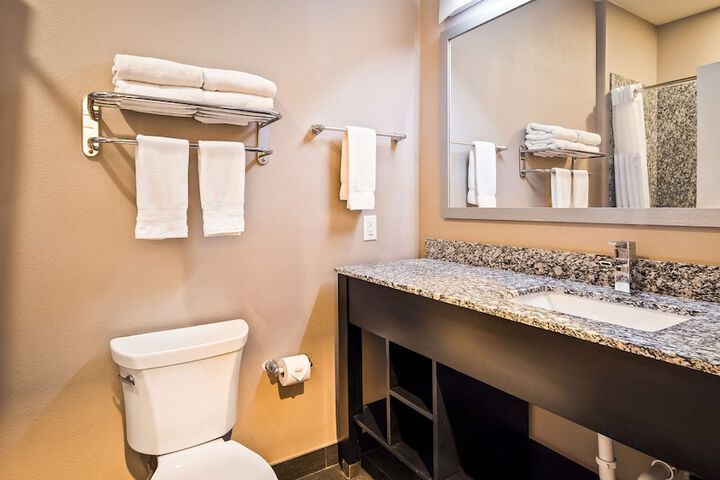 Best Western Plus Dilley Inn & Suites