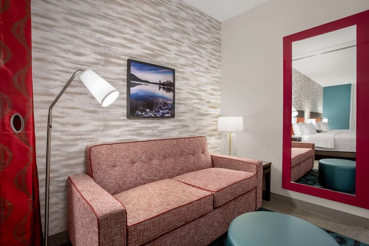 Room 17 of 38
