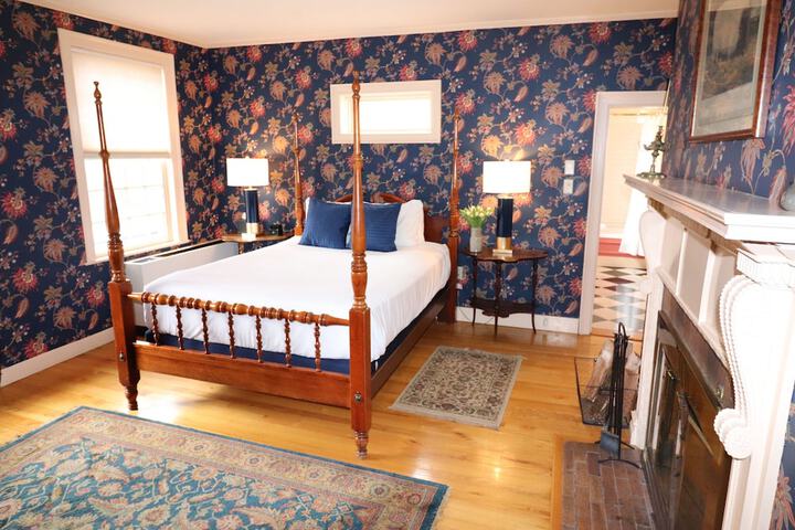 Room 62 of 144