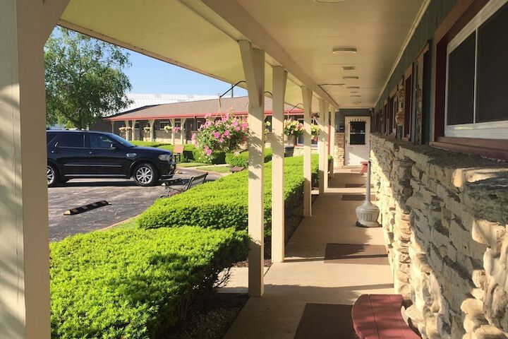 Hotel Exterior 26 of 29