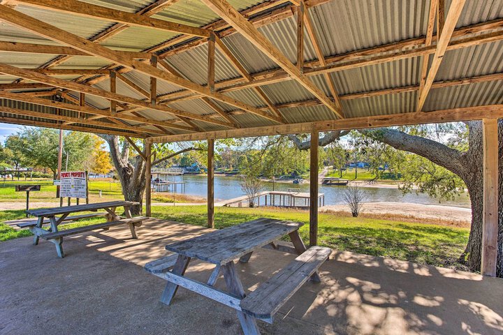 Walk to Cedar Creek Reservoir: Home w / Fire Pit!