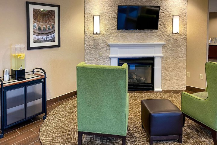 Hotel Interior 4 of 29