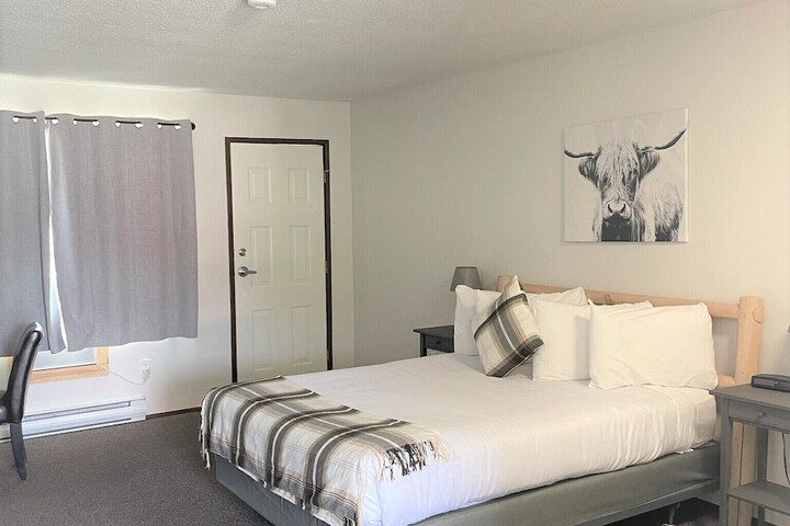 Room 27 of 44