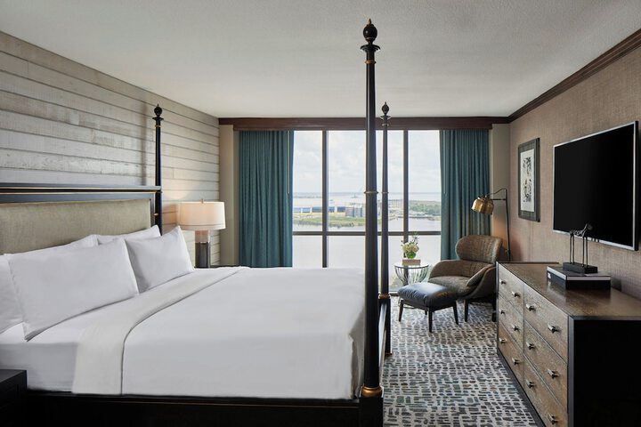 Renaissance Mobile Riverview Plaza Hotel