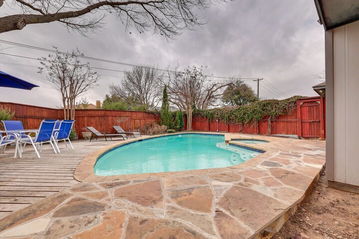 Modern Carrollton Home - Private Pool & Grill