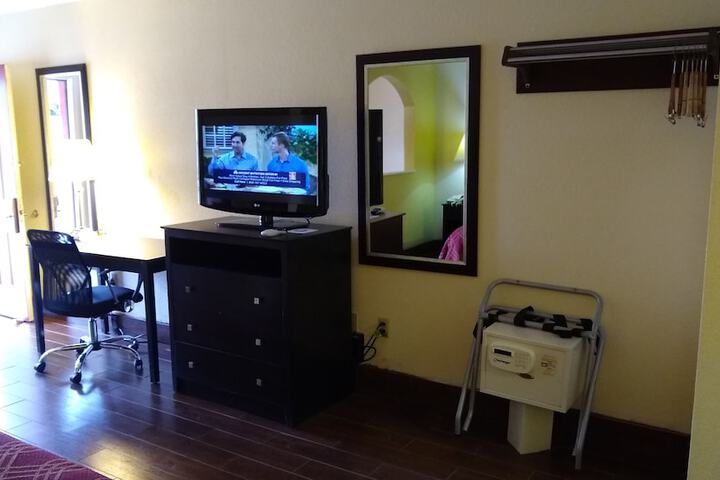 Room 30 of 96