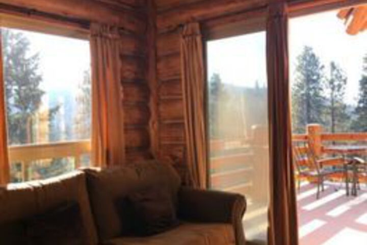 Bigfoot Lodge B & B