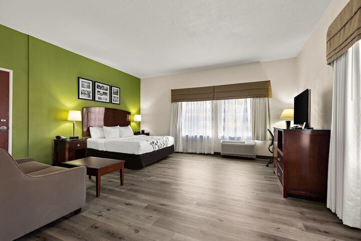 Room 10 of 35