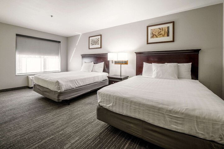 Room 35 of 104