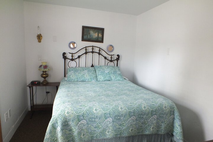 Room 11 of 34