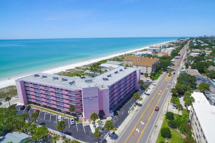 Hotel 4 of 106