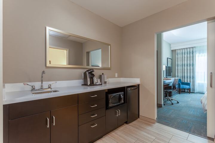 Room 16 of 32